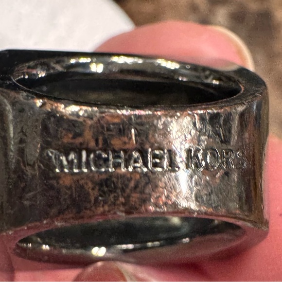 Michael Kors Silver Statement Ring - Picture 2 of 2
